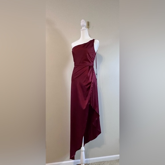 Mac Duggal Red 0 Sleeveless Sheath High low hemline Slit Asymmetrical New xs - Picture 6 of 8